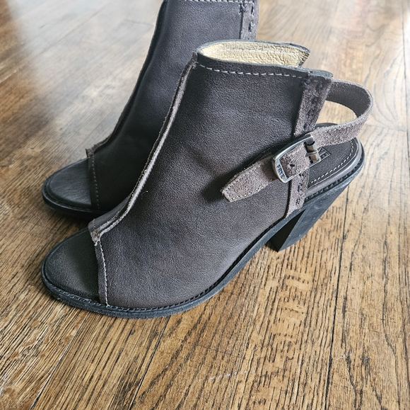 Frye Izzy Aritsan Peep Roe Mule Size 9b - Picture 5 of 9